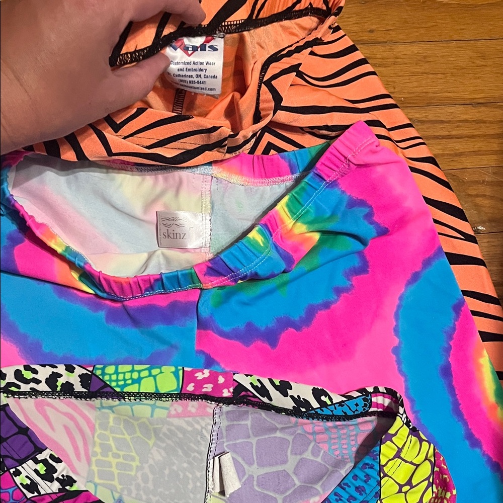 Colorful Patterned spandex Shorts Set - Picture 2 of 5